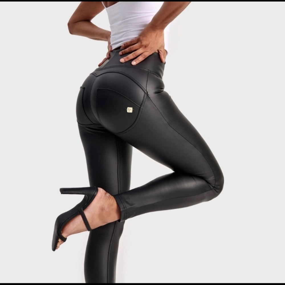 🖤Freddy Wr.up faux leather pants🍑